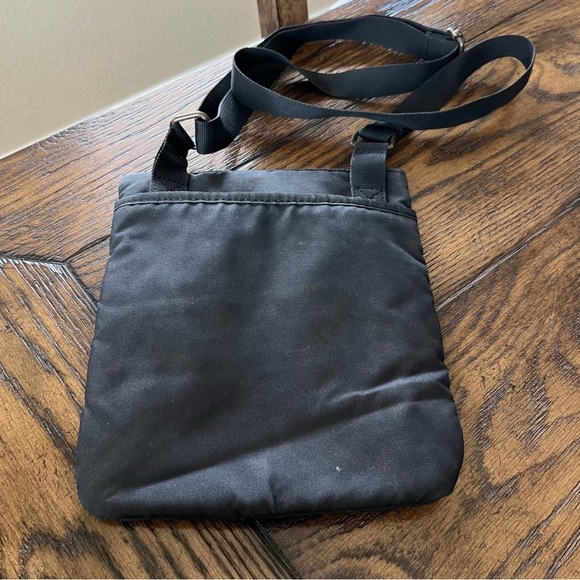 Eddie Bauer Women’s Bag Purse Crossbody Black Travel Beach Small, - Picture 7 of 16